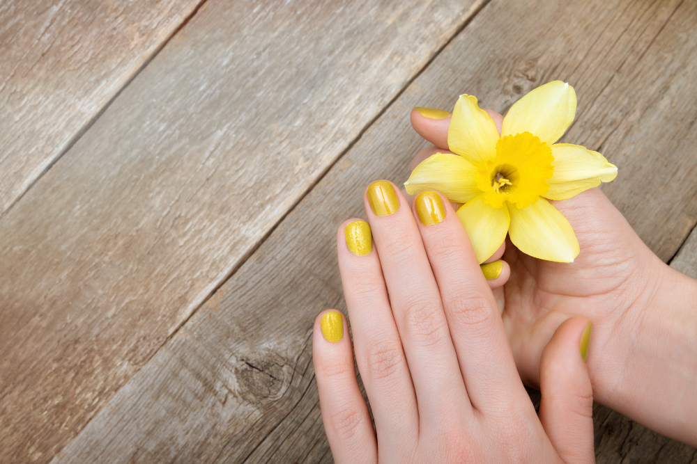 Ongles jaunes : tous nos conseils pour blanchir les ongles